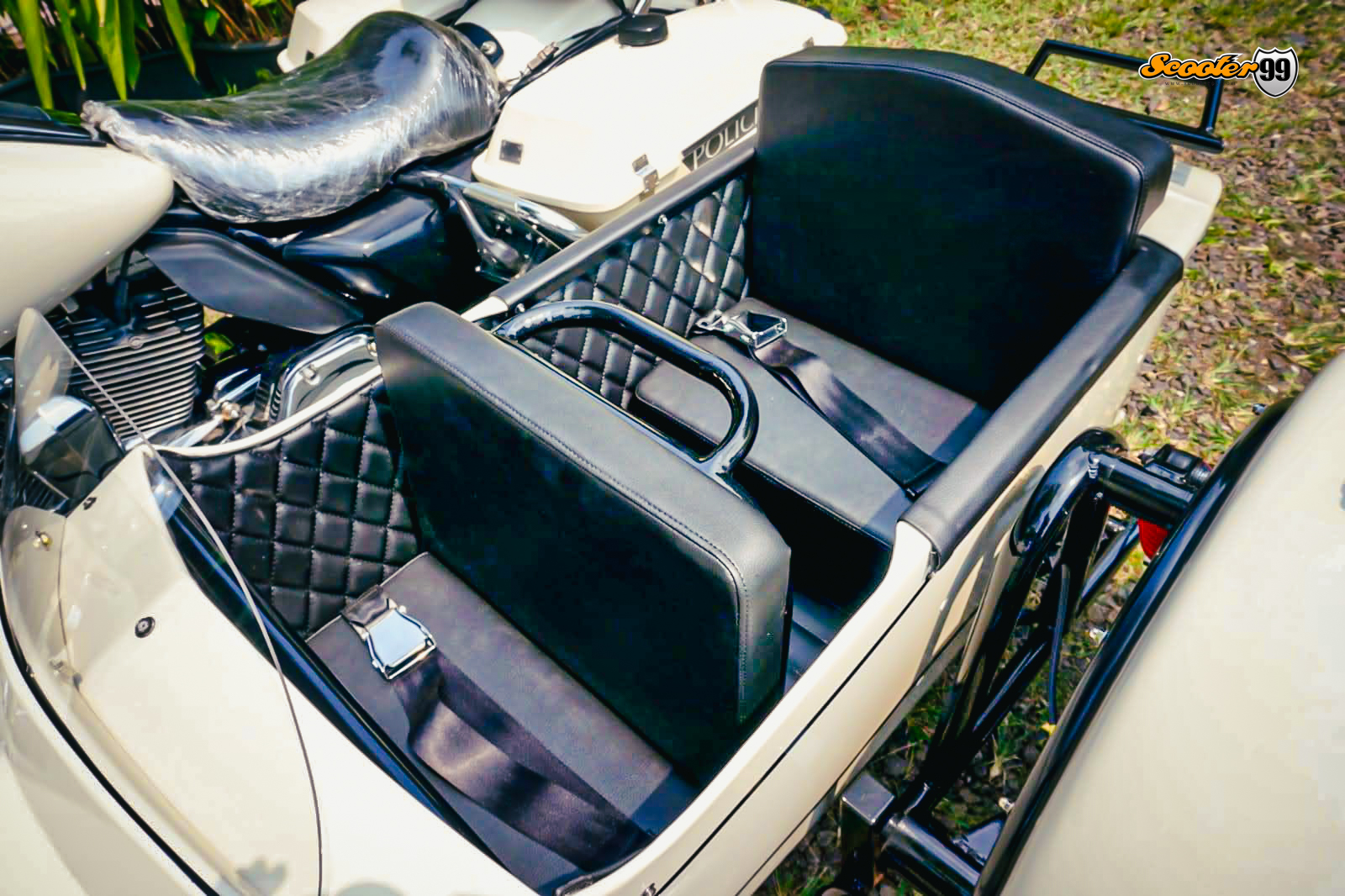 Harley Davidson Sidecar White Touring Edition – rear and fender light